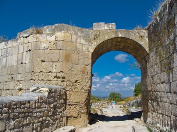 Image - The Chufut-Kaleh settlement.